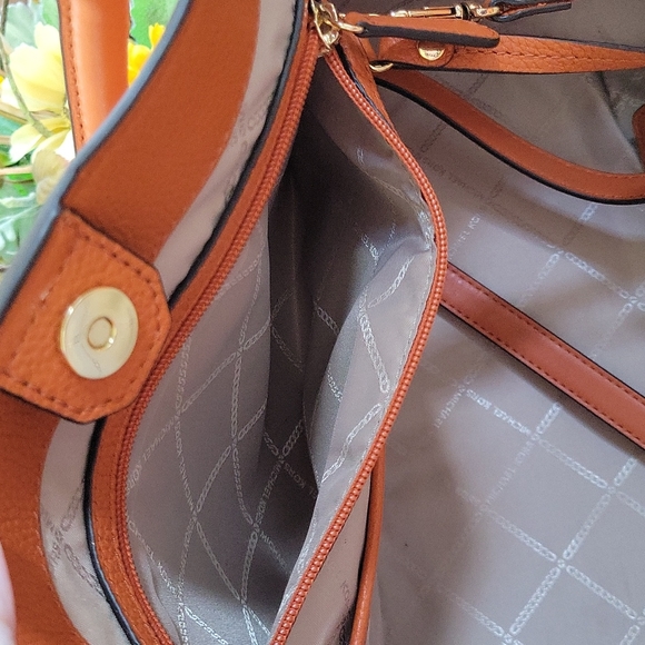 MK π  PURSE - Picture 11 of 16